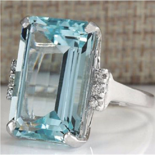Amazing Unique Silver Plated Ring W/Solitaire Sky Blue Stone Image 1