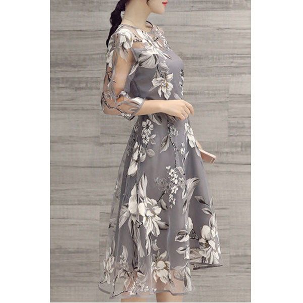 Plus Size Women Gray Going out Elegant 3/4 Sleeve Printed Floral Dress Image 3