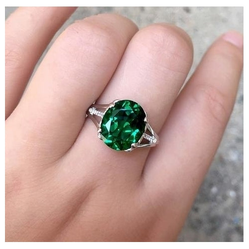 Emerald Coloured Jewelry Egg Ring Female   Fashion style Popular style Platinum Ring Image 1