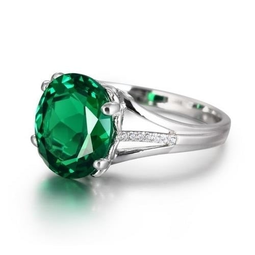 Emerald Coloured Jewelry Egg Ring Female   Fashion style Popular style Platinum Ring Image 2