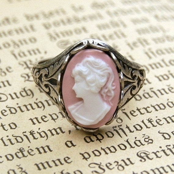 Best-selling Virgin Mary Retro Ring Jewelry Christmas Gift for Ladies Image 1