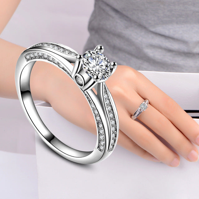 Fashion fashion Artificial zircon inlaid four-claw creative ring Image 4