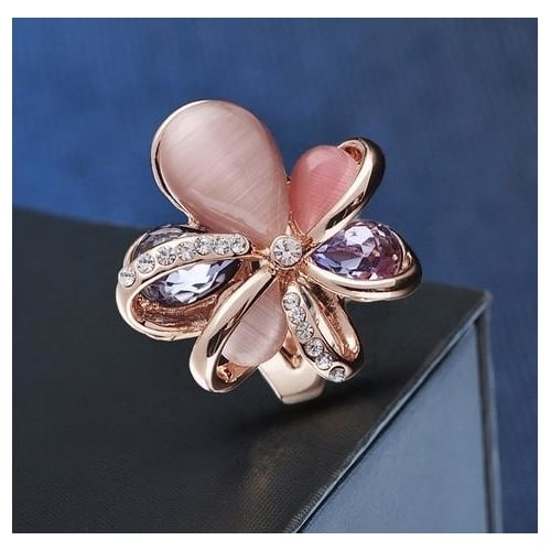 Fashionable hand decoration petal Opal Ring natural stone Image 3