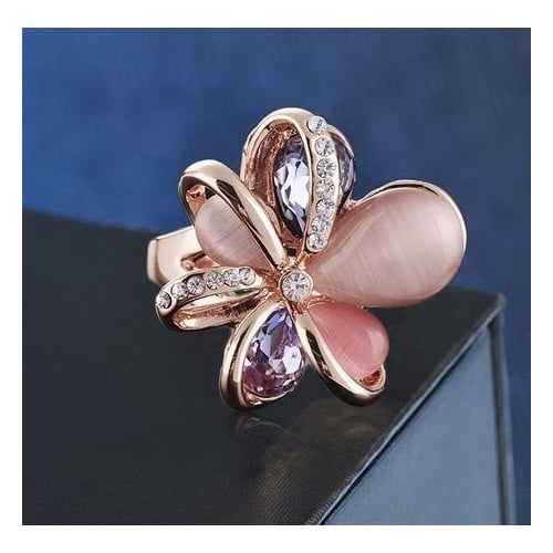 Fashionable hand decoration petal Opal Ring natural stone Image 4