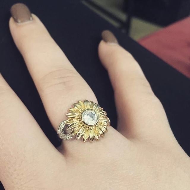 Fashionable sunflower multicolor ring with Artificial zircon ring Image 1