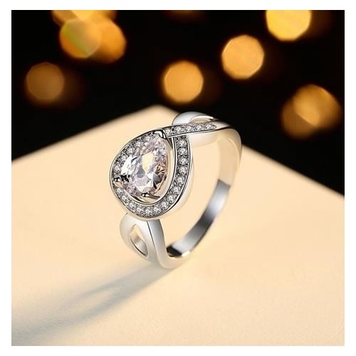 The classic carat ring is studded with fashionable fashionable female Artificial zircon ring C. Image 1