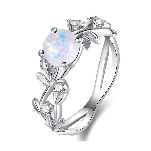 Princess olive leaf engagement ring Image 1