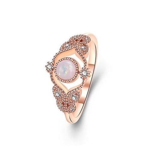 Opal ring in fashion Image 1