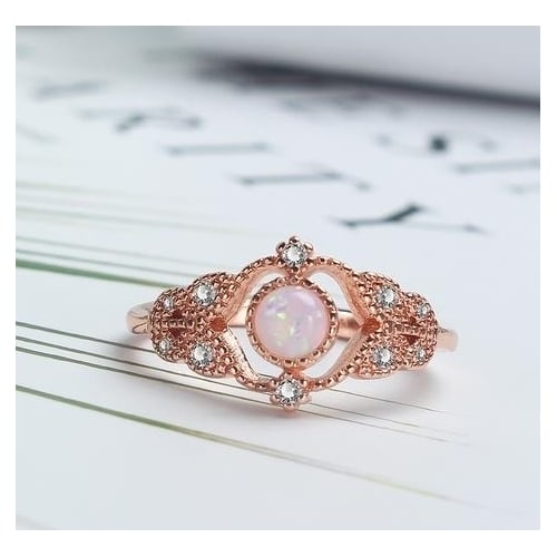 Opal ring in fashion Image 2