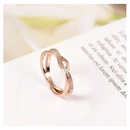 simple titanium steel hollow ring rose Popular style ring Image 2