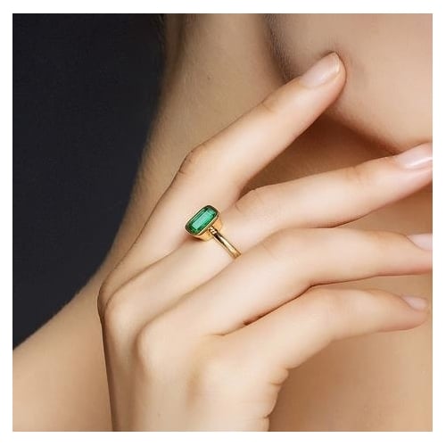 High end quality inlaid and processed emerald rectangular color gem ring Image 4