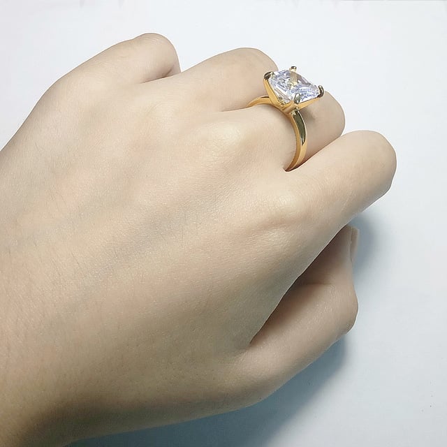 Popular style engagement Artificial zircon ring Image 3