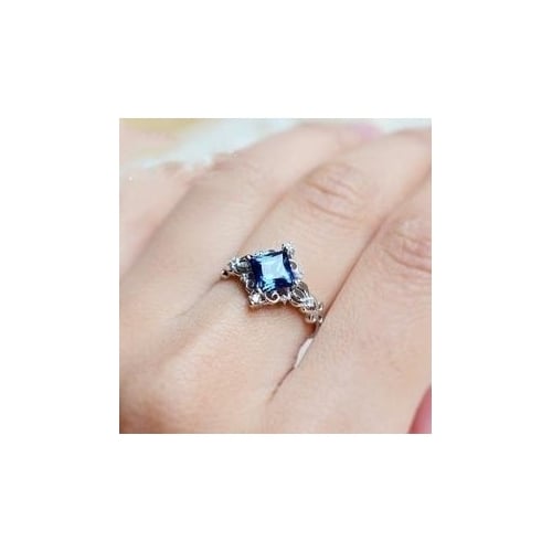 Noble and exquisite womens Ring Princess pattern sapphire ring Image 2