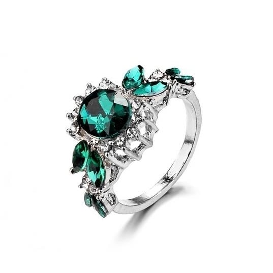 Green flower gem ring Image 1