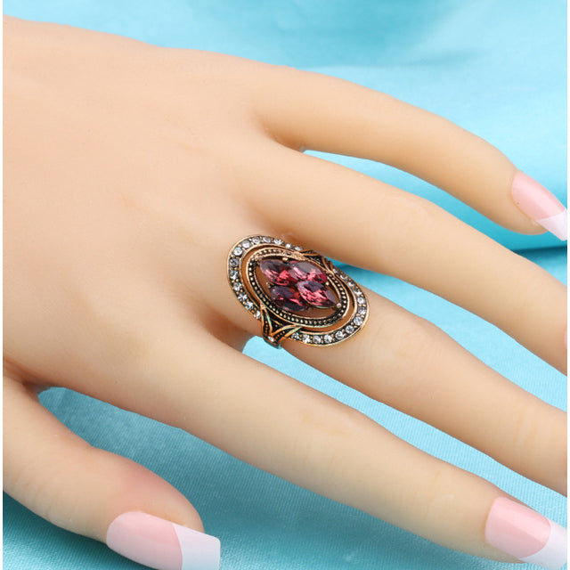 Vintage fashion ring Image 2