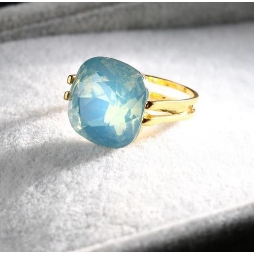 Fashionable womens Popular style ring inlaid with natural Opal Ring Image 3