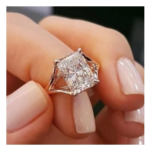 Four claw square sparkle Artificial zircon ring Image 1