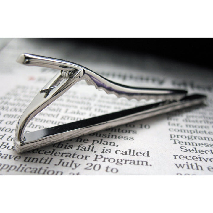 Grooved Tie Bar Repeating Twists Silver Toned Men Tie Clip Image 3