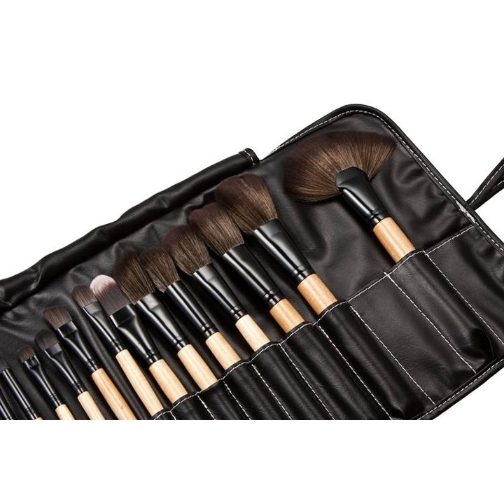 32pcs Nylon Wool Bristle Wooden Handle Professional Cosmetic Brush Set Image 4