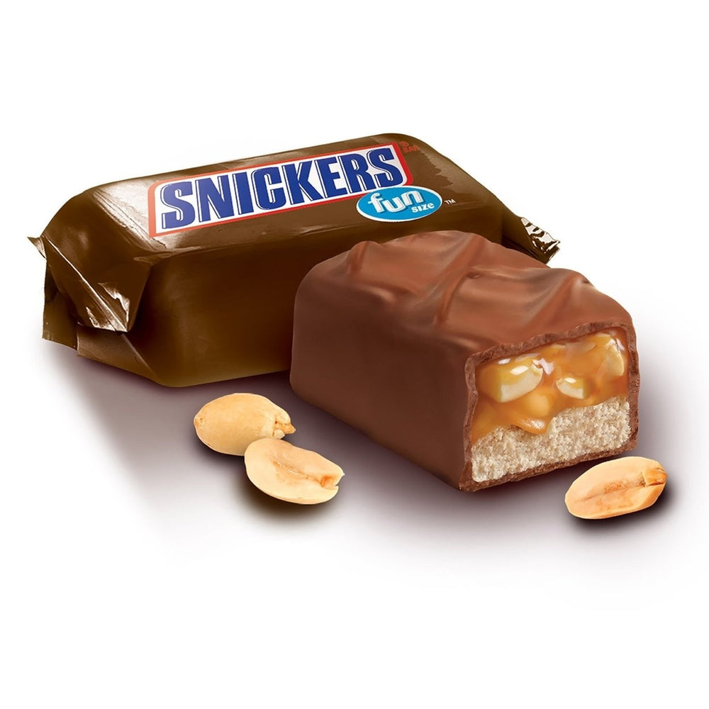 Snickers Fun Size Chocolate Candy (42 Ounce 70 Count) Image 2