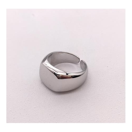 Wide square open ring Image 4