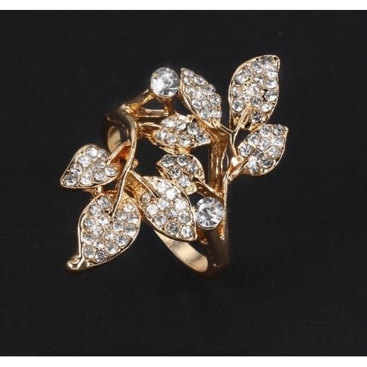 Leaf ring exaggerated female ring retro flower couple Popular style ring Artificial zircon ring Image 1