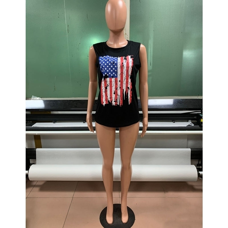 Sleeveless T-Shirt With American Flag Image 4