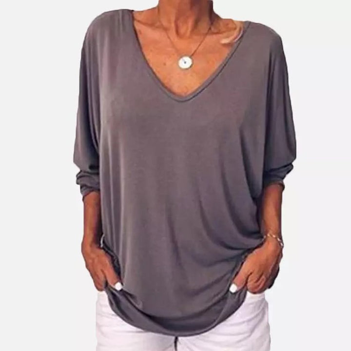 Womens V-Neck 3/4 Sleeve Back Button T-Shirt Image 4