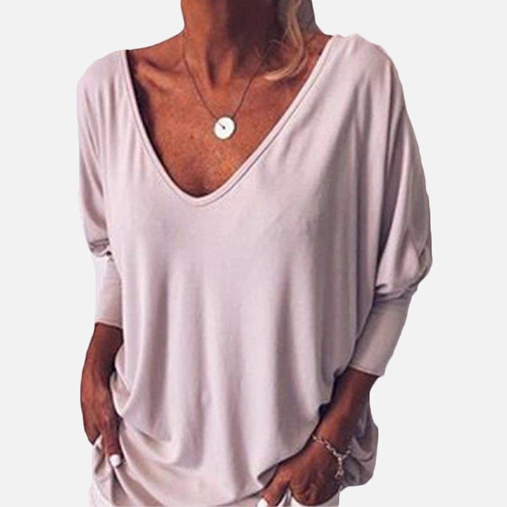 Womens V-Neck 3/4 Sleeve Back Button T-Shirt Image 4