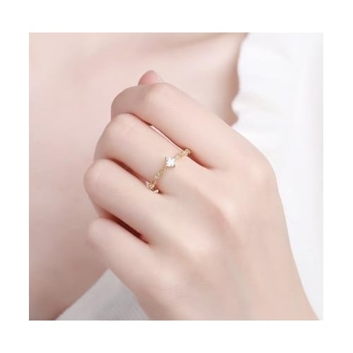 Japanese Light luxury Artificial zircon green white Popular style ring Image 2