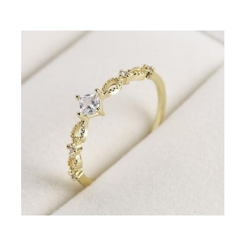 Japanese Light luxury Artificial zircon green white Popular style ring Image 4