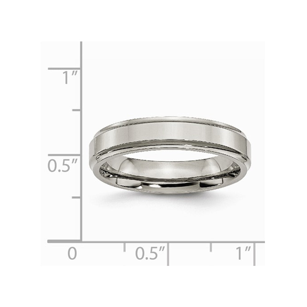 Mens 5mm Comfort Fit Ridged Edge Titanium Wedding Band Ring Image 2