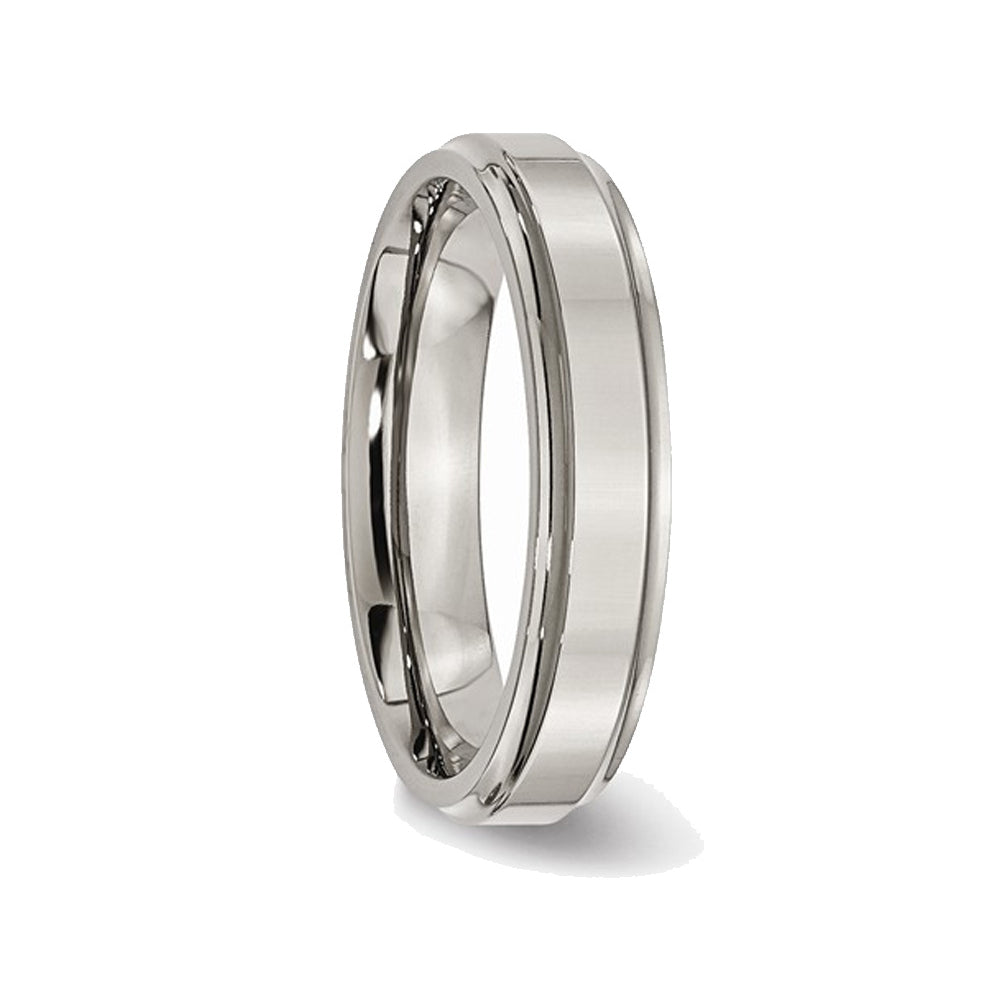 Mens 5mm Comfort Fit Ridged Edge Titanium Wedding Band Ring Image 4