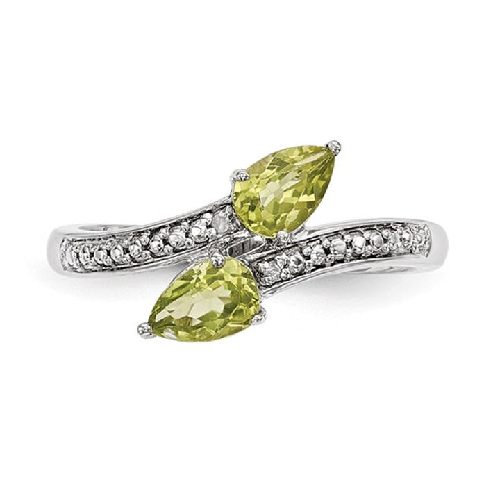 9/10 Carats (ctw) Marquise Green Peridot Ring in Sterling Silver Image 3