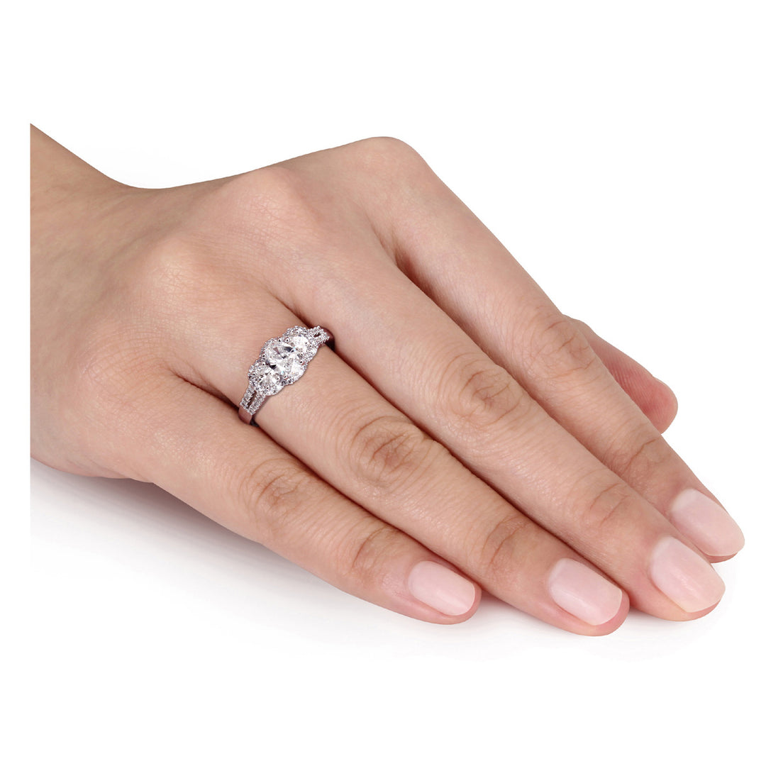 1.00 Carat (ctw G-H Clarity I1-I2) Three Stone Diamond Engagement Ring 14K White Gold Image 3