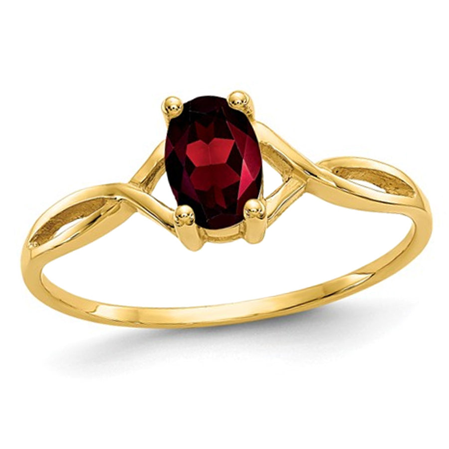 3/5 Carat (ctw) Solitaire Garnet Ring in 14K Yellow Gold Image 1