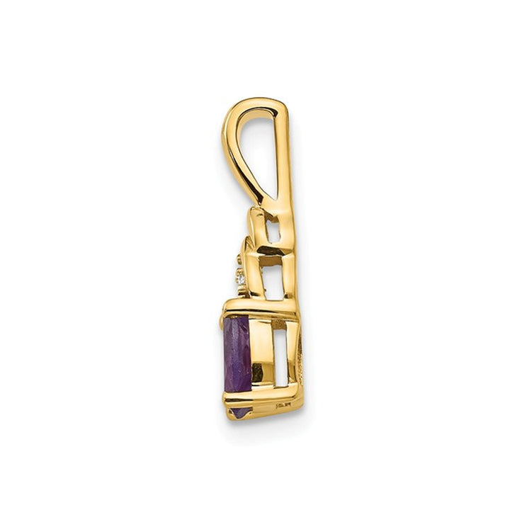 2/5 Carat (ctw) Natural Amethyst Solitaire Pendant Necklace in 14K Yellow Gold with Chain Image 3