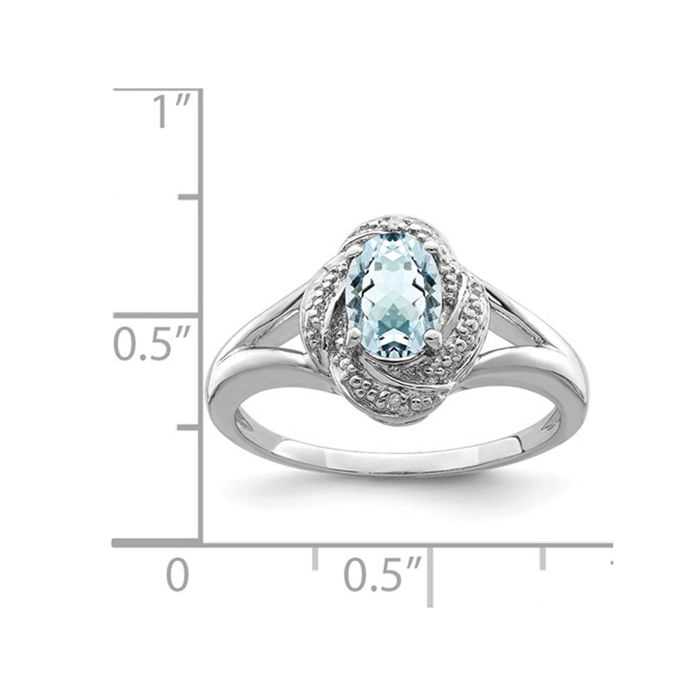 7/10 Carat (ctw) Oval-Cut Aquamarine Ring in Sterling Silver Image 3