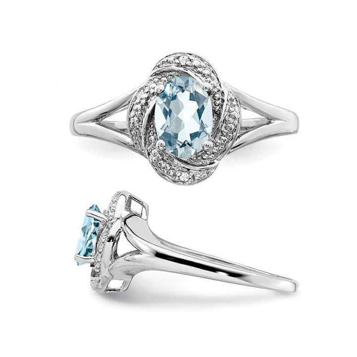 7/10 Carat (ctw) Oval-Cut Aquamarine Ring in Sterling Silver Image 4
