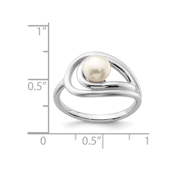 Freshwater Cultured Pearl Ring 6-7mm in Sterling Silver Image 2