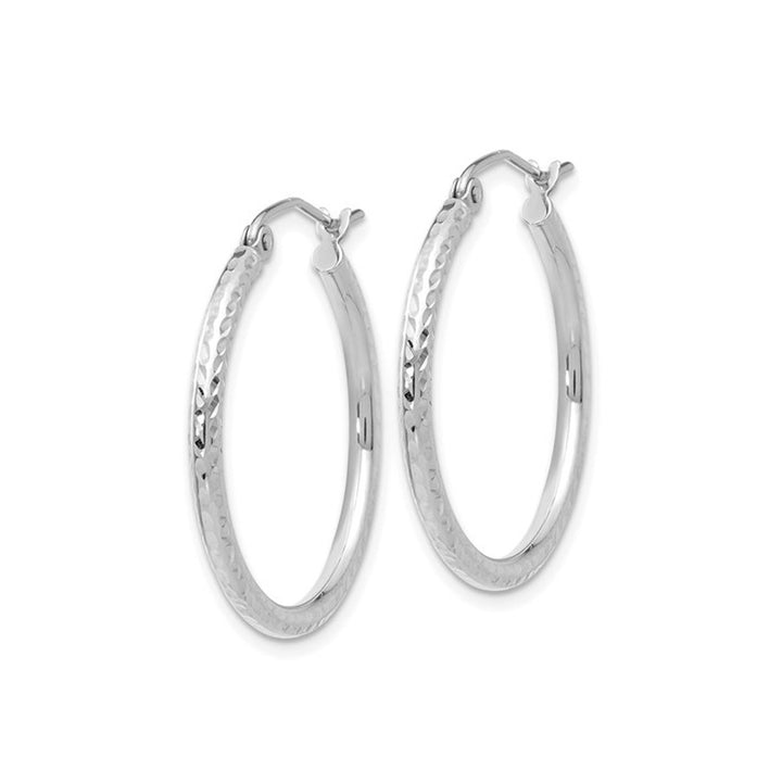 14K White Gold Diamond-Cut Hoop Earrings 3/4 Inch (2.00 mm) Image 2