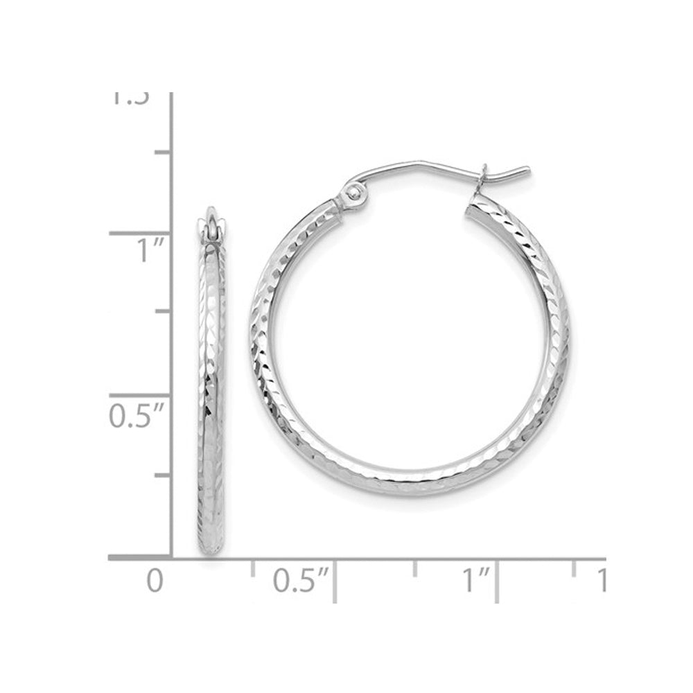 14K White Gold Diamond-Cut Hoop Earrings 3/4 Inch (2.00 mm) Image 3