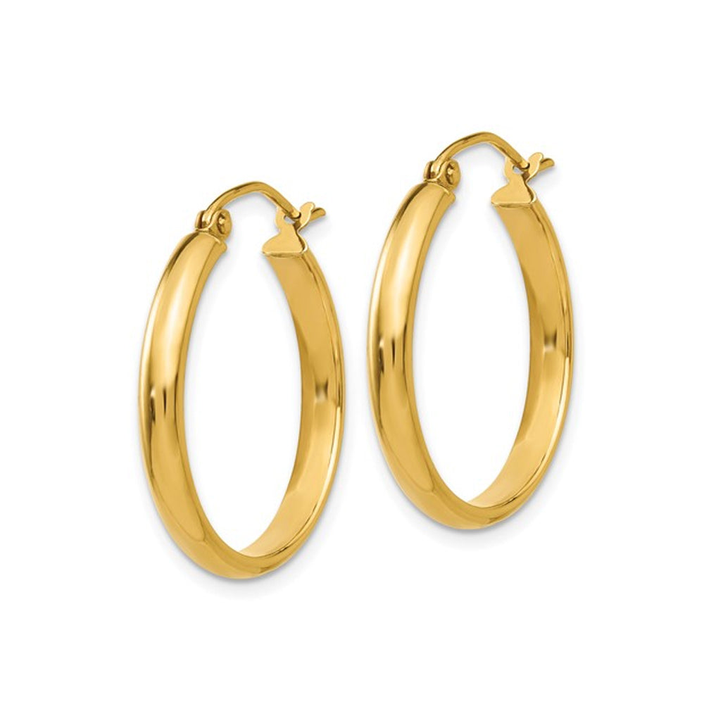 Medium Hoop Earrings in 14K Yellow Gold 1 Inch (2.75 mm) Image 2