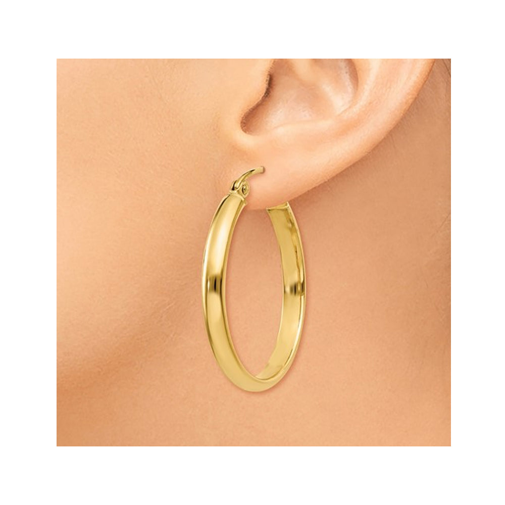 Medium Hoop Earrings in 14K Yellow Gold 1 Inch (2.75 mm) Image 3