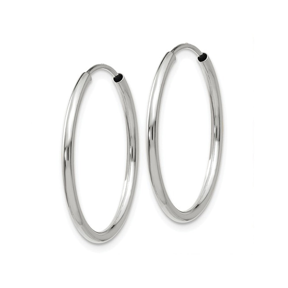 Hoop Earrings in 14K White Gold 7/8 Inch (1.50 mm) Image 4