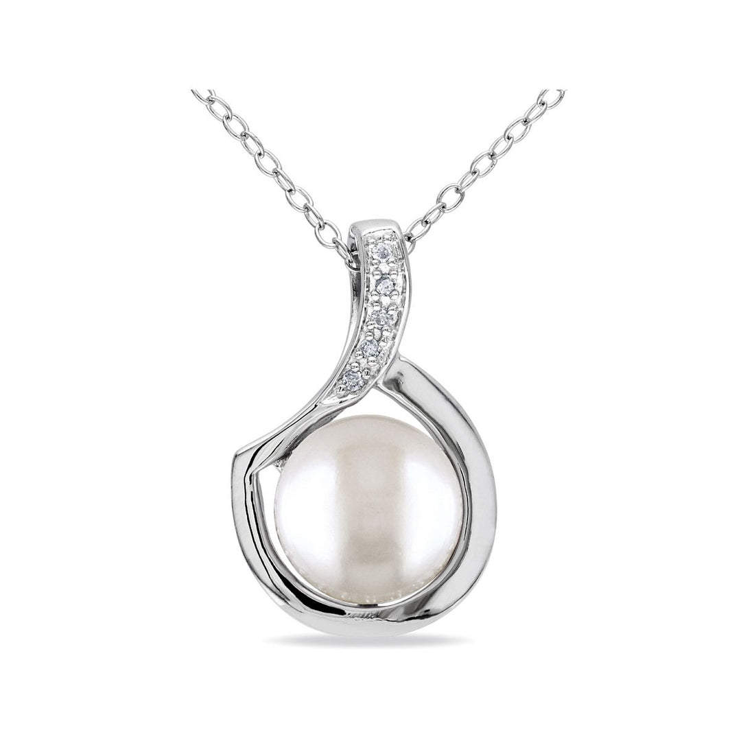 Freshwater Cultured 9-9.5mm Pearl Pendant Necklace in Sterling Silver with Chain Image 1