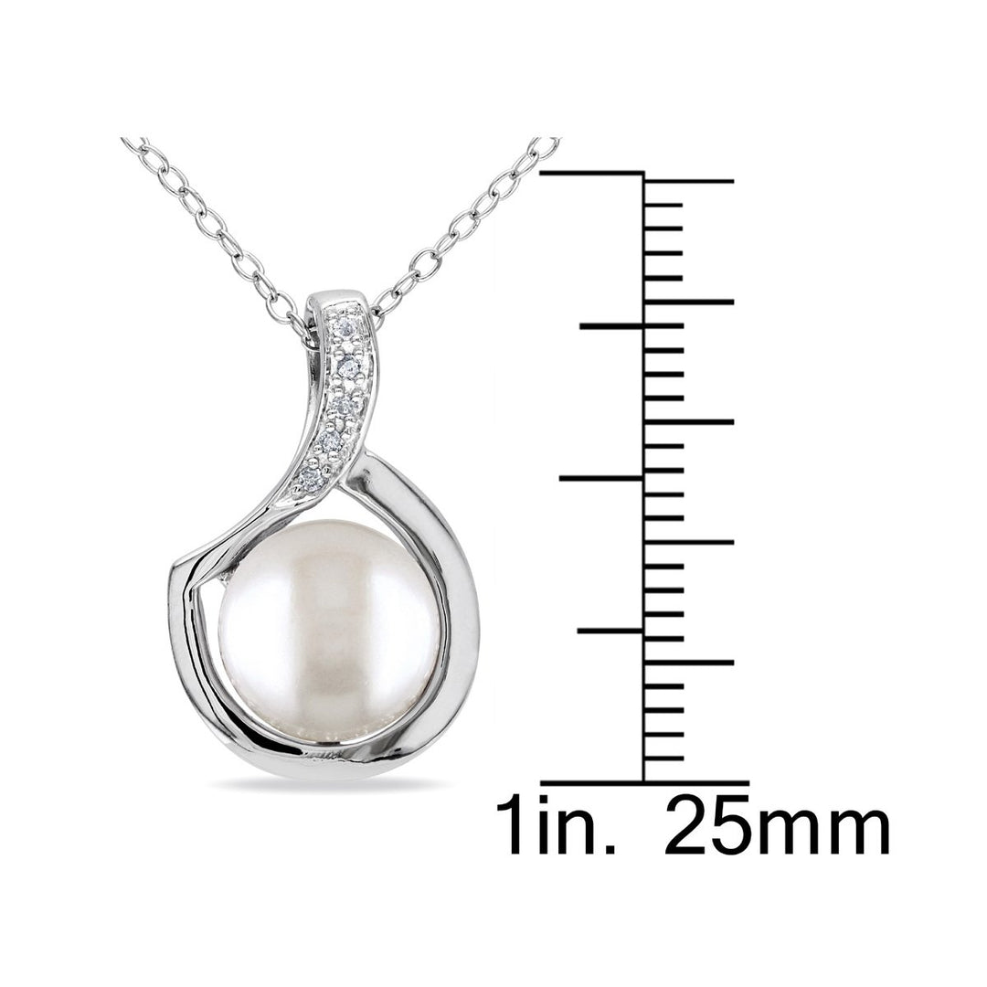 Freshwater Cultured 9-9.5mm Pearl Pendant Necklace in Sterling Silver with Chain Image 4