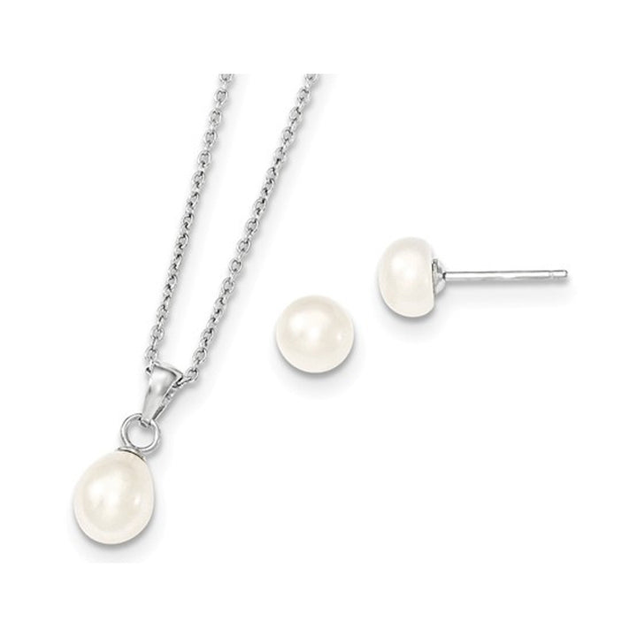 Freshwater Cultured Pearl Earrings and Pendant Necklace Set in Sterling Silver Image 1