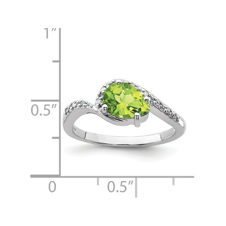 1.00 Carat (ctw) Pear Shaped Peridot Ring in Sterling Silver Image 2