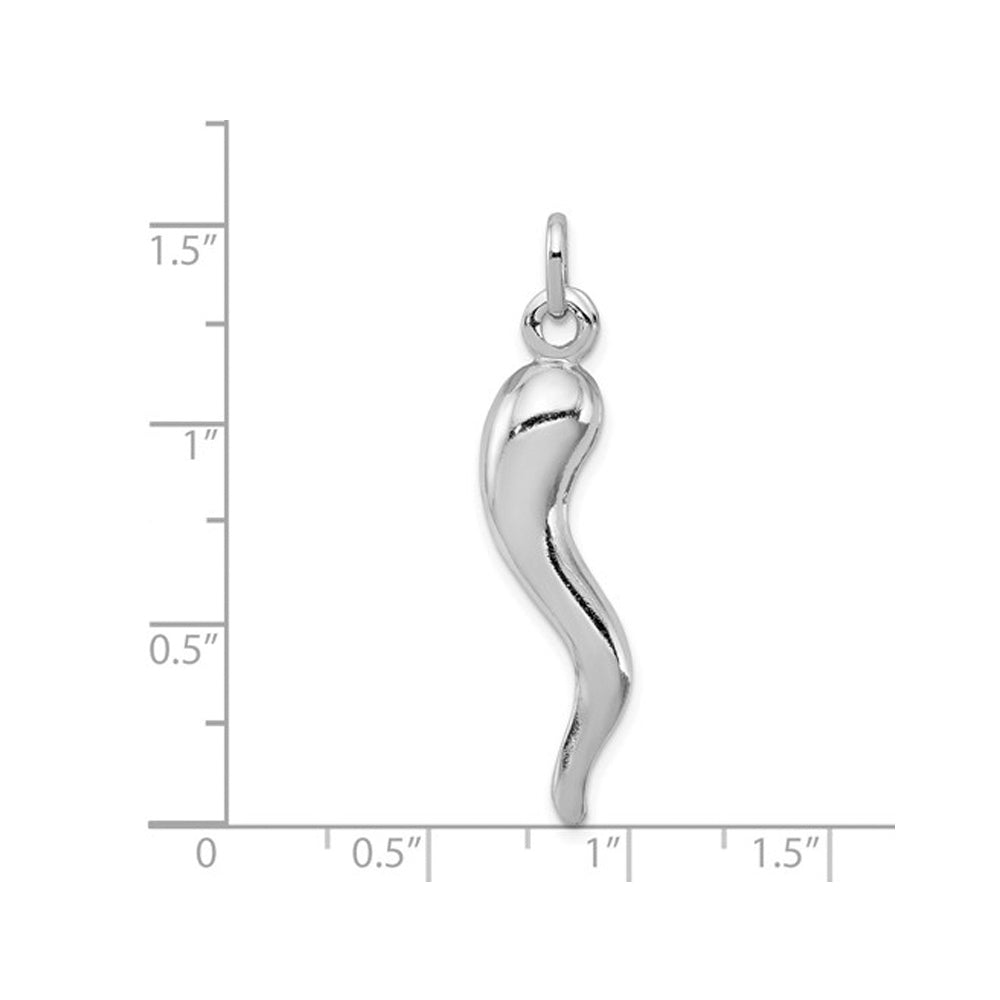 Italian Horn Pendant Necklace in Sterling Silver with Chain Image 2